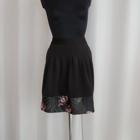 Ted Baker London Udiya Women's Black Pleated Skirt Sz S - Picture 2 of 8